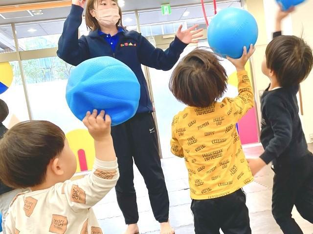 【児童指導員】多機能型施設/正社員/資格必須/月給23.9万円～/年間休日120日以上◎/全国展開中/運動プログラムで可能性を磨く！あきらめをチャレンジにかえる場所♪の写真3枚目