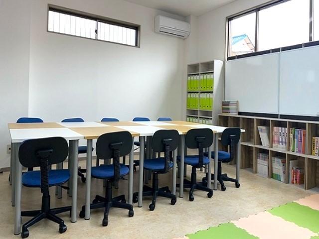 【児童指導員】放課後等デイサービス/7時間勤務◎/残業ほぼなし/研修充実/独自カリキュラムで成長支援！学習塾プロデュースの放デイ♪/月給24万円～/正社員/資格必須の写真7枚目