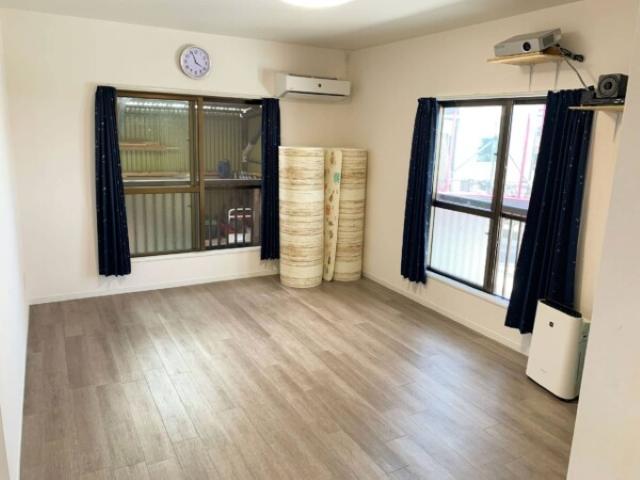 【保育士】多機能型施設/完全週休2日制/日曜休み◎/残業ほぼなし/スキルアップ研修あり/コミュニケーションを大切に、こころも体も笑顔になる支援を♪/月給19万円～/正社員/資格必須