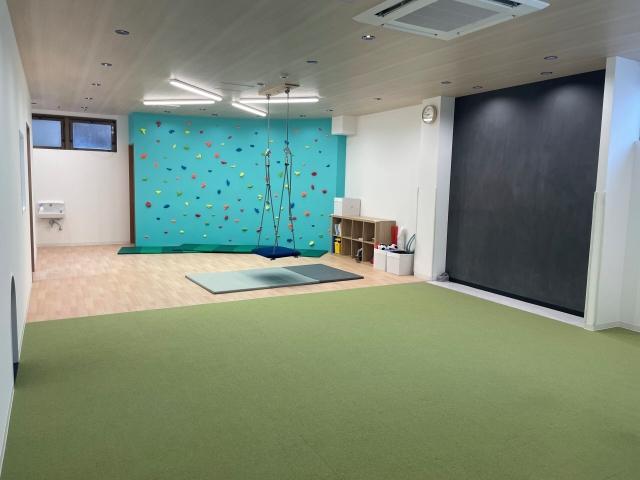 【臨床心理士/公認心理師】多機能型施設/年休125日以上/日曜休み◎/居住支援＆送迎手当あり/研修充実/「脳科学×コーチング」の独自メソッドが特徴♪/月給23万円～/正社員/資格必須の写真1枚目