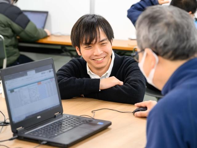 【サービス管理責任者】就労継続⽀援A型・B型/正社員/資格必須/⽉給35.6万円〜/土日祝休み◎/年間休日120日！/グループ内企業が就労先だから新規開拓や受注業務なし♪