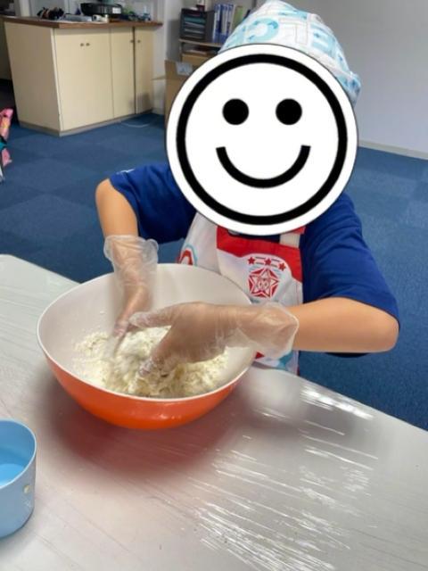 【児童指導員】多機能型施設/年間休日120日◎/日曜休み/リトミック・英語学習・SSTなどを用いた療育！/精神的＆生活動作の自立を目指す♪/月給21.6万円～/契約社員/資格必須の写真4枚目