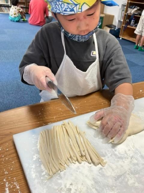 【児童指導員】多機能型施設/年間休日120日◎/日曜休み/リトミック・英語学習・SSTなどを用いた療育！/精神的＆生活動作の自立を目指す♪/月給21.6万円～/契約社員/資格必須の写真6枚目