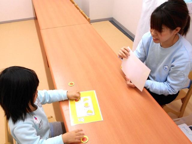 【作業療法士】児童発達支援/年間休日120日/送迎なし/業界トップクラスの施設数と実績あり！年間300以上の研修でさらに療育のプロへ♪/月給24.5万円～/正社員/資格必須