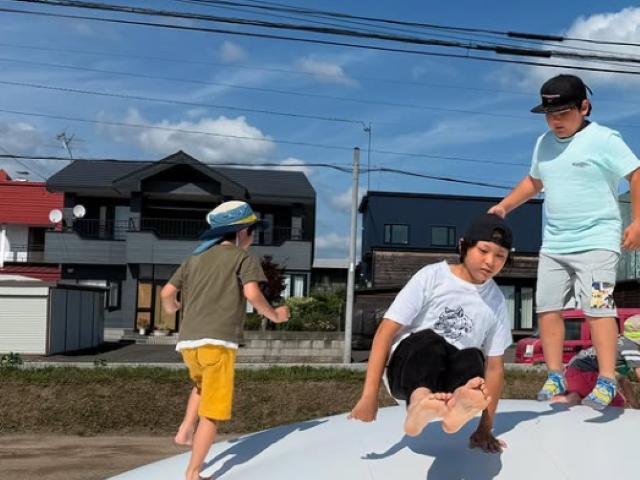 【作業療法士】多機能型施設/年休124日◎/日祝休み/英会話＆運動がメインのプログラム♪/子どもたちと一緒に楽しみながら成長をサポート/月給19.5万円～/契約社員/資格必須の写真2枚目