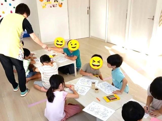 【児童指導員】多機能型施設/正社員/資格必須/月給22.5万円～/日祝休み/全国に300施設以上を展開する業界大手のFC♪/個別対応で自主性を伸ばす療育◎の写真1枚目