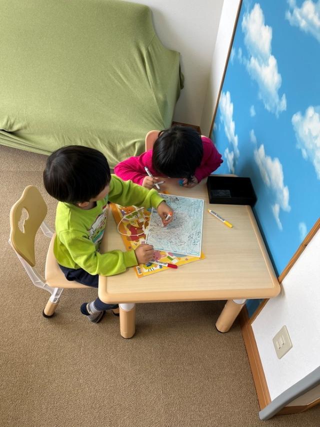 【保育士】放課後等デイサービス/土日祝休み/年間休日120日/研修制度ばっちり◎質の高い療育知識・スキルが身につく♪/月給20.5万円～/正社員/資格必須の写真1枚目