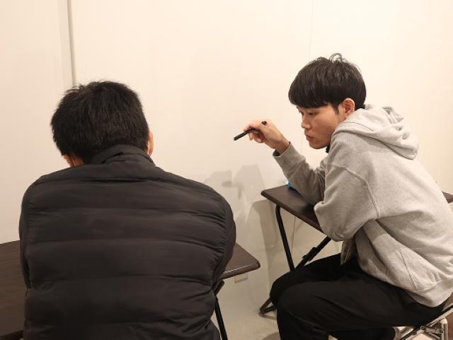 【児童指導員】児童発達支援/月9日休み/日祝休み/産休・育休取得実績あり/送迎なし◎/子どもたちと悩みを共有し、自己有能感をはぐくむ支援♪/月給18.5万円～/正社員/資格必須