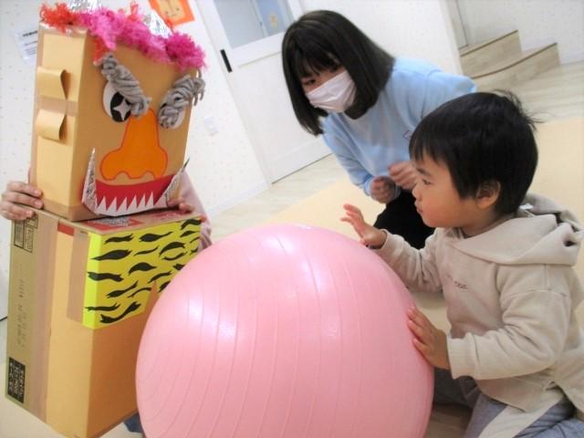 【臨床⼼理⼠/公認⼼理師】児童発達支援/年休120日/送迎なし/研修充実/全国展開する大手FC◎/絵本・あそび・言葉かけによる独自の支援が特徴♪/月給25.8万円～/正社員/資格必須の写真3枚目