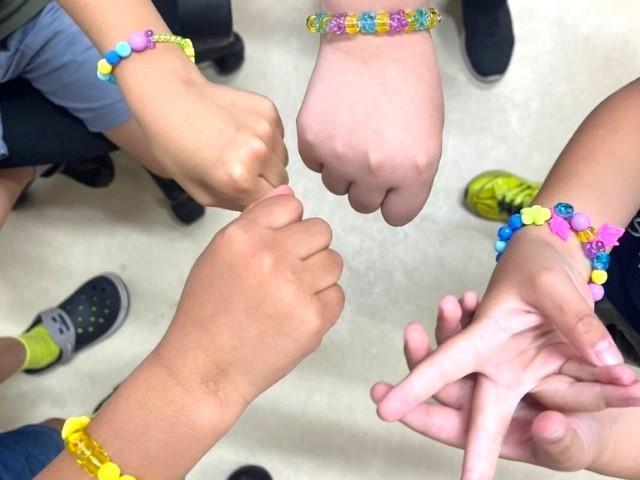 【児童指導員】放課後等デイサービス/日曜休み◎/充実したキャリアパス＆研修制度でさらに成長も！/「もう一つの我が家」のような居場所に♪/月給22.5万円～/正社員/資格必須