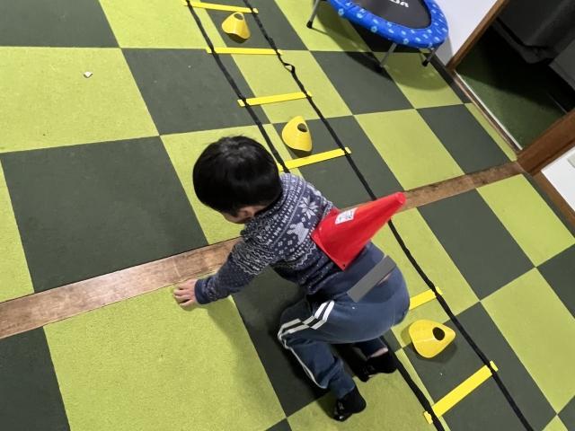 【児童指導員】放課後等デイサービス/2025年9月オープン！年休116日/週休2日制/運動と脳機能向上を主軸とした療育♪/人を大切にする温かな環境/月給22万円～/正社員/資格必須の写真1枚目