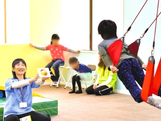 【保育士】多機能型施設/土日休み＆産休・育休取得実績あり◎/スタッフも安心！ゆとりのある人員配置/就労準備や生活力向上支援でミライを創る♪/月給24万円～/正社員/資格必須の写真3枚目