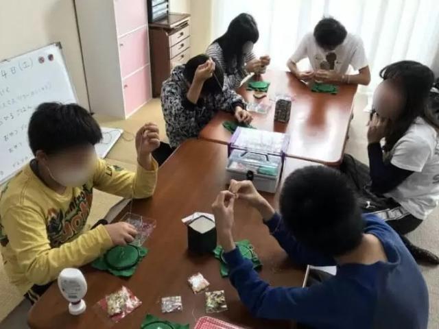 【保育士】放課後等デイサービス/年間休日110日/一緒に学べ、休める協力的な社風◎/笑顔で楽しく通える！運動中心型の放デイ♪/月給21.5万円～/正社員/資格必須の写真2枚目