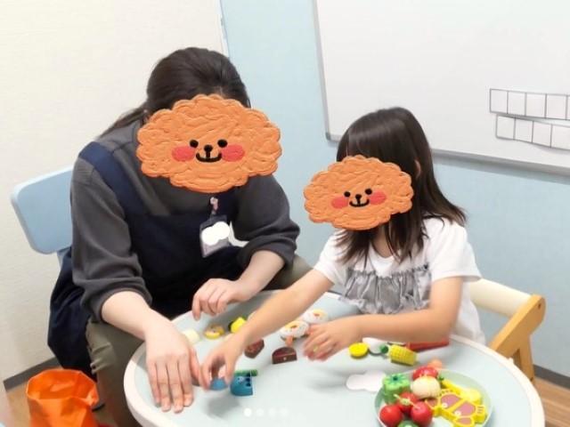 【臨床心理士/公認心理師】児童発達支援/年間休日125日/送迎なし/評価制度が充実/全国100教室以上を展開するFC◎/ABAに基づく独自療育が特徴/月給20万円～/正社員/資格必須の写真2枚目