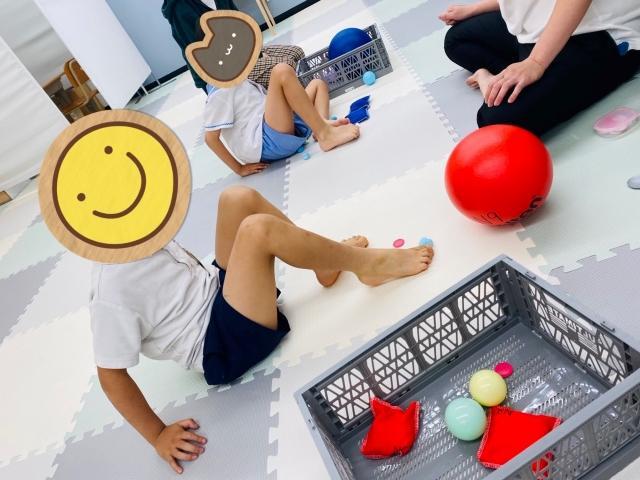 【児童指導員】多機能型施設/正社員/資格必須/⽉給25万円〜/駅チカ/年休120日/土日祝休み/定時退社◎/小規模・オーダーメイド療育で子どもたち一人ひとりとじっくり向き合える♪の写真2枚目