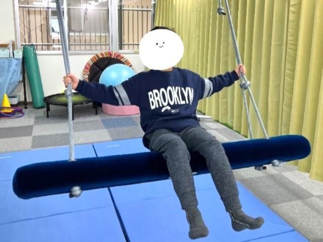 【児童指導員】多機能型施設/正社員/資格必須/月給16.9万円～/土日祝休み/強みを伸ばす「ストレングス視点」でアプローチ◎/充実の研修でスタッフの成長も応援します♪の写真2枚目