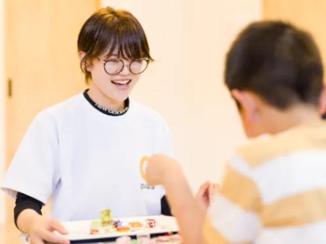 【保育士】放課後等デイサービス/年間休日125日◎/土日祝休み/子どもたちの独り立ちを目標とした支援/それぞれの場所で星のように輝けるように♪/月給22万円～/正社員/資格必須の写真1枚目
