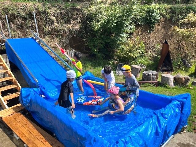 【保育士】放課後等デイサービス/正社員/資格必須/月給22万円～/土日祝休み/年間休日120日以上/運動療育メイン◎/森の中にあるログハウス型の施設♪の写真1枚目