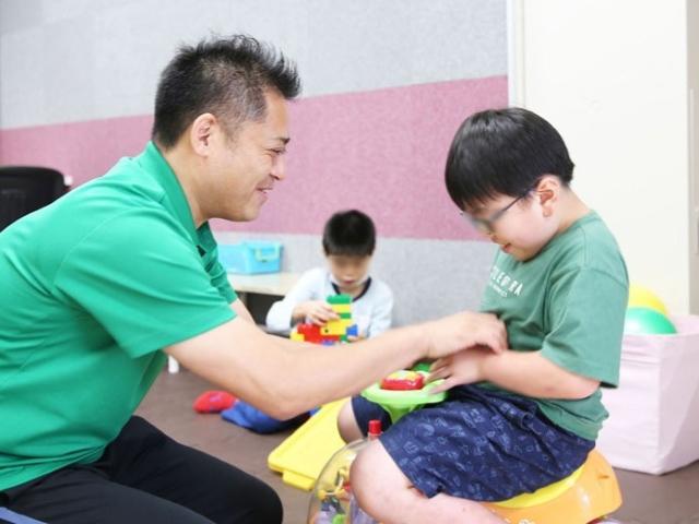 【保育士】放課後等デイサービス/年間休日120日/子どもたちが安心して過ごせる施設づくり♪/愛情と情熱で、すこやかな成長をはぐくむ/月給23.5万円～/正社員/資格必須の写真9枚目