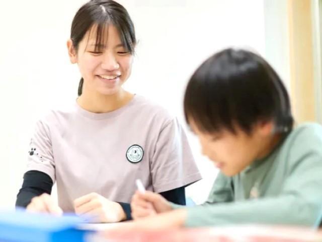 【保育士】放課後等デイサービス/年休125日/土日祝休み◎/SSTを中心に一人ひとりに合わせた療育支援/ペアレントトレーニングにも注力♪/月給22.7万円～/契約社員/資格必須の写真1枚目