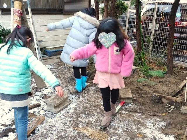 【児童指導員】放課後等デイサービス/⼟⽇祝休み◎/年休110日以上/描く・造る・遊ぶがテーマのアートスペースで、子どもたちにホッとする時間を♪/⽉給15.5万円〜/正社員/資格必須の写真10枚目