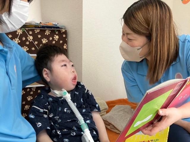 【保育士】重症心身障害児施設/年休125日/土日祝休み◎/医療的ケアとリハビリによる、心に寄り添った療育♪/地域社会での健やかな営みを支援/月給19万円～/正社員/資格必須の写真5枚目