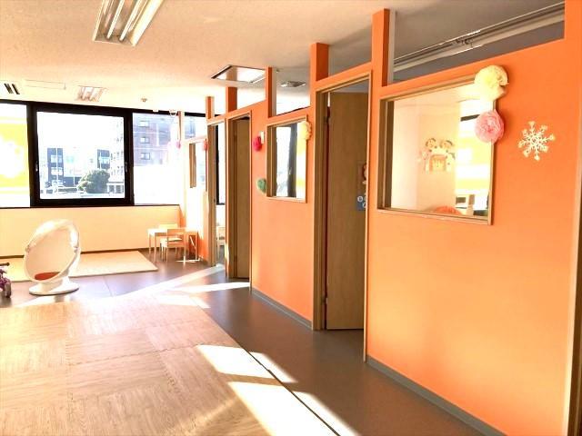 【児童指導員】児童発達支援/日月休み/送迎なし/残業ほぼなし/未経験OK/全国100教室以上を展開するFC◎/ABAに基づく独自療育が特徴♪/月給23.2万円～/正社員/資格必須の写真7枚目