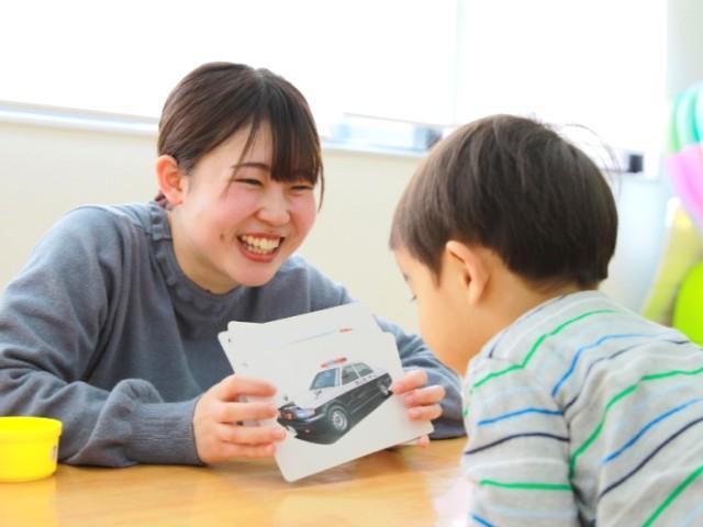 【児童指導員】児童発達⽀援/送迎なし/年休120日/月給26.8万円～/児童福祉施設、幼稚園等で5年以上の経験ある方歓迎！/業界大手で教育サポート＆待遇充実♪/正社員/資格必須の写真2枚目