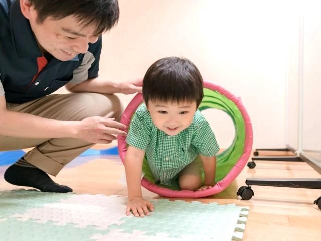 【保育士】児童発達支援/送迎なし◎/教授を務める代表による科学的な療育を展開中！研修・事例検討会・動画など、学べる機会がいっぱい♪/月給22.7万円～/正社員/資格必須の写真2枚目