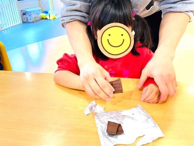 【児童指導員】児童発達⽀援/日祝休み/年間休日110日以上/送迎なし/⽉給26万円〜/子育て中のスタッフも活躍中♪一日預かり型支援でじっくり子どもたちと向き合う！/正社員/資格必須の写真5枚目