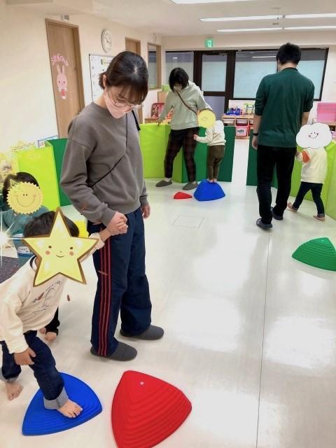 【臨床心理士/公認心理師】児童発達支援/日祝休み/送迎なし/未経験・ブランク可/全国100教室以上を展開するFC◎/ABAに基づく独自療育が特徴♪/月給23万円～/正社員/資格必須の写真3枚目