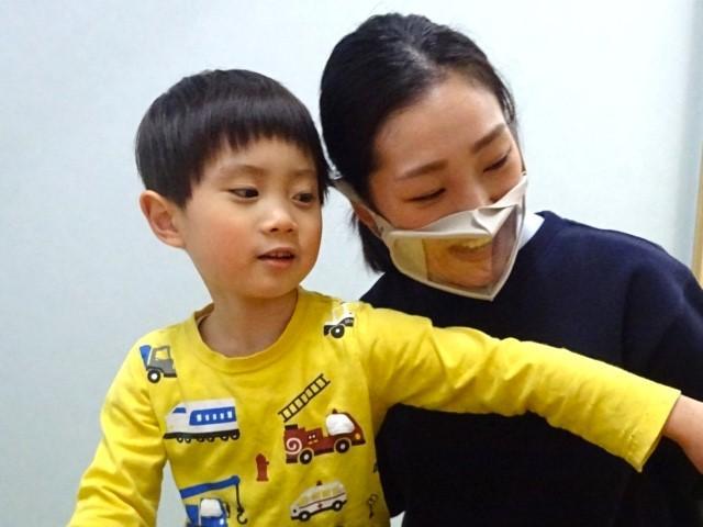 【理学療法士】児童発達支援/週休2日制◎/送迎なし/産休・育休取得実績あり/研修＆サポート体制充実/療育やレッスンに集中できる支援環境です♪/月給24.5万円～/正社員/資格必須の写真2枚目