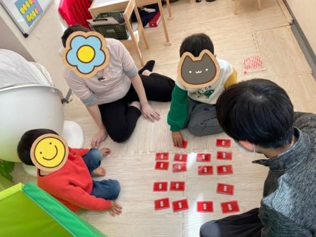 【理学療法士】児童発達支援/日月休み/送迎なし/残業ほぼなし/駅チカ/全国100教室以上を展開するFC◎/ABAに基づく独自療育が特徴♪/月給28.2万円～/契約社員/資格必須の写真5枚目