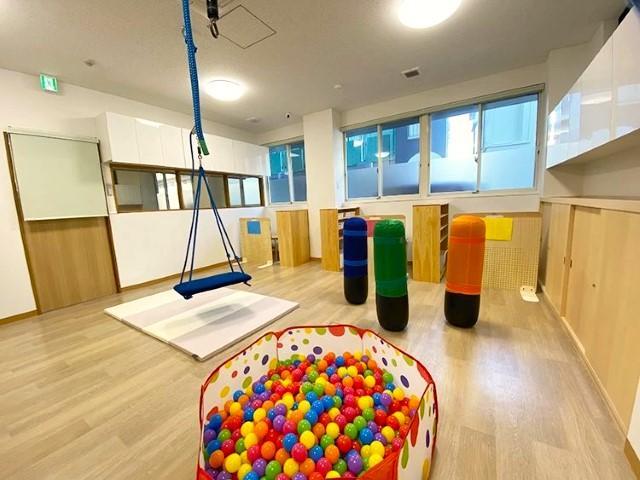 【理学療法士】児童発達支援/年休123日◎/日月祝休み/送迎なし/駅チカ/全国100か所以上の施設を展開する大手♪/遊びの中から未来を育てる療育/月給25.2万円～/正社員/資格必須の写真7枚目