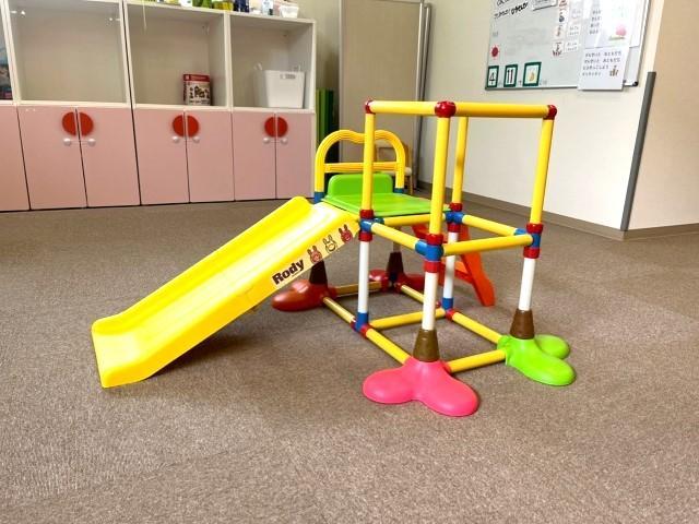 【臨床心理士/公認心理師】児童発達支援/正社員/資格必須/月給27万円～/年休110日/残業ほぼなし/研修＆資格取得支援充実/「たくさん、小さく、確実に」独自療育が特徴♪の写真9枚目