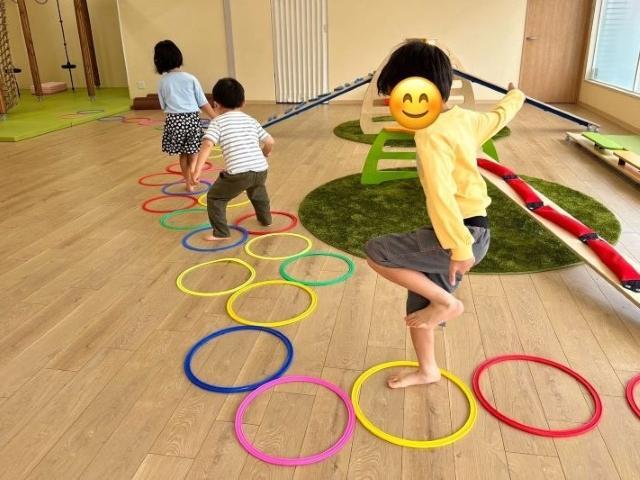 【保育士】児童発達支援/月給23万円～/完全週休2日制・年休110～115日以上/残業ほぼなし/未経験可/最寄り駅から徒歩1分◎通勤便利！の写真4枚目