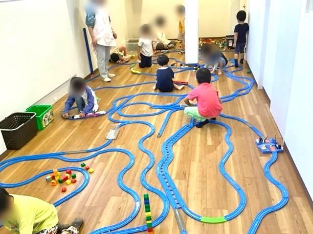 【児童指導員】児童発達支援/正社員/資格必須/月給23万円～/送迎なし/残業ほぼなし/未経験可/駅チカ/マンツーマンがメインの療育◎/子どもたちの可能性を最大限に引き出す♪の写真5枚目