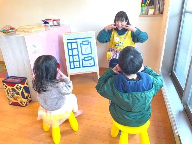 【臨床心理士/公認心理師】多機能型施設/正社員/資格必須/月給21万円～/年休115日程度/残業ほぼなし/送迎なし/モットーは、「教えるではなく、一緒に考える姿勢を大切に」♪の写真1枚目