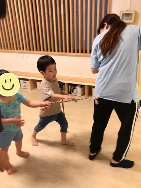 【児童指導員】多機能型施設/年休110日◎/送迎なし/経験者を募集！/発達段階やニーズに合わせた個別の運動療育/リラックスして自己表現できる場を提供/月給24万円～/正社員/資格必須の写真7枚目