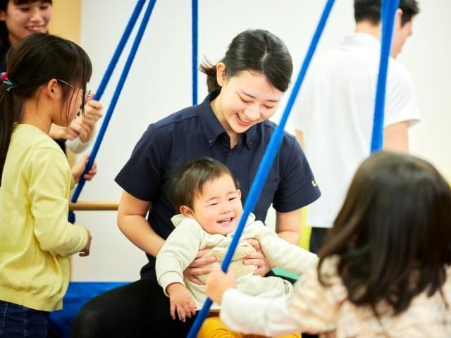 【保育士】多機能型施設/週休2日制◎/送迎なし/残業ほぼなし/教育体制充実！/子どもたちの「気持ち」「その子らしさ」を受けとめ、伸ばす療育♪/月給24.5万円～/正社員/資格必須の写真4枚目