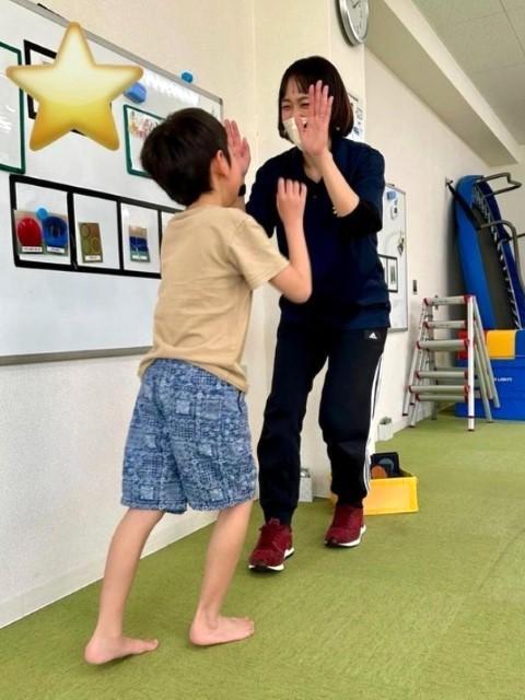 【理学療法士】多機能型施設/正社員/資格必須/送迎なし/月給21.6万円～/月木固定休み◎/研修制度充実/個別・集団での運動療育で、生きるチカラを育んでいく♪の写真7枚目