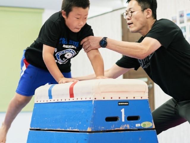 【児童指導員】児童発達支援/日曜休み＆残業ほぼなし◎/研修＆資格取得支援でスキルアップも！/運動療育を中心に、総合的な成長を支援♪/時給1,150円～/パート・アルバイト/資格必須の写真1枚目