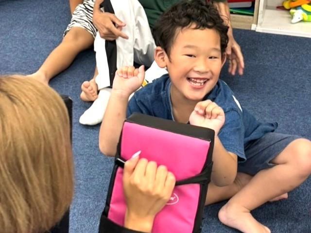 【児童指導員】放課後等デイサービス/日祝休み＆残業ほぼなし◎長期休暇充実/フットサルやダンスなどを楽しみ、成長できる運動特化型放デイ♪/月給20万円～/契約社員/資格必須の写真2枚目