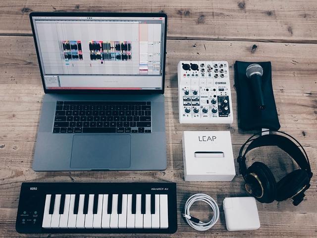 【サービス管理責任者】就労継続支援B型/日曜休み＆残業ほぼなし◎/⽉給35万円～/「好き・自分らしさ」を伸ばせる！現役クリエイターの代表や多彩なプロが集まる事業所/正社員/資格必須の写真1枚目