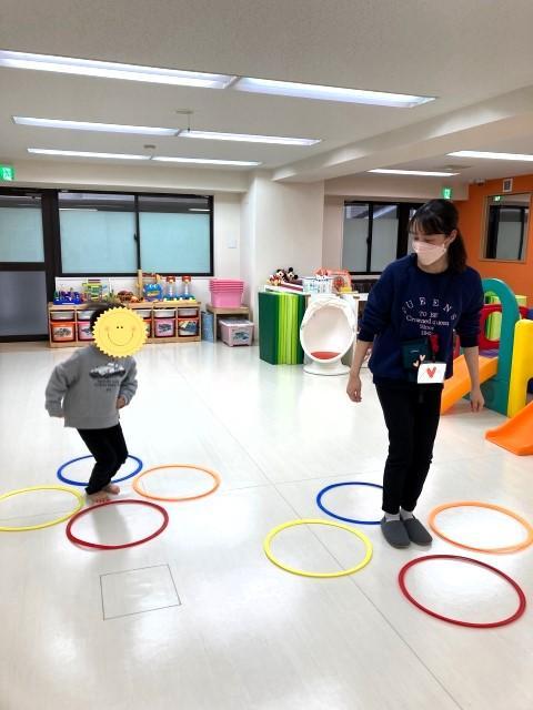 【作業療法士】児童発達支援/年間休日121日/日曜休み/送迎なし/休暇制度が充実/全国100教室以上を展開するFC◎/ABAに基づく独自療育が特徴♪/月給27万円～/正社員/資格必須の写真3枚目