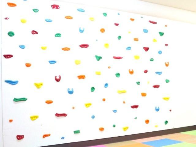 【保育士】放課後等デイサービス/日祝休み◎/週休2日制/「運動・学習・創作」3つの柱で発達と成長をサポート/子どもたちが楽しく笑顔になれる場所♪/月給20万円～/正社員/資格必須