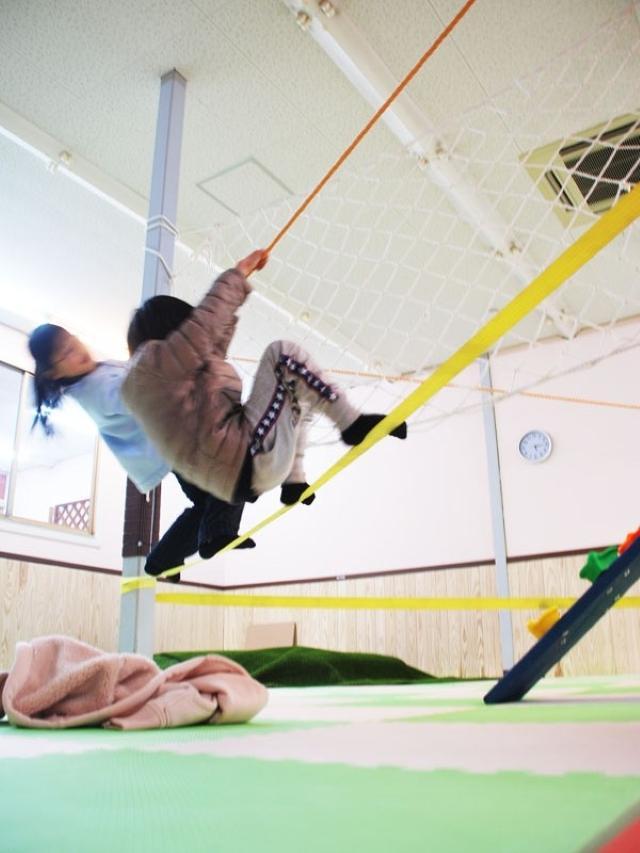 【保育士】放課後等デイサービス/日祝定休/月9日休み◎/感覚統合療法と運動をベースとした療育/楽しく体を動かしながら成長の土台づくりを♪/月給21.3万円～/契約社員/資格必須の写真4枚目