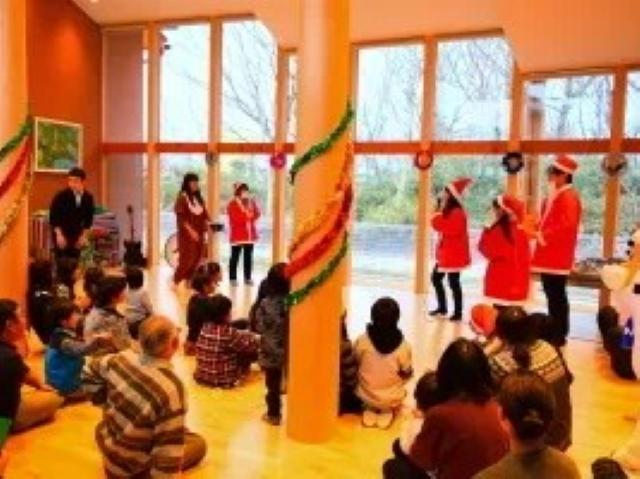 【保育士】児童福祉施設/年間休日120日以上/4週8休制◎/各種手当が充実！/学習指導から身辺支援まで、元気いっぱいな生活を支えるお仕事♪/月給24.2万円～/正社員/資格必須の写真3枚目