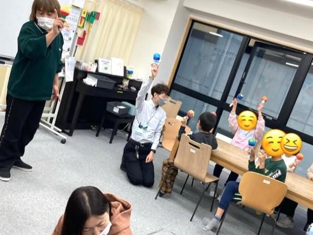 【保育士】放課後等デイサービス/日祝休み/年休120日以上/ブランク可/子どもたちの可能性を広げる支援◎/楽しいがあふれる居場所を目指します♪/月給22.2万円～/正社員/資格必須の写真1枚目