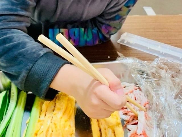 【理学療法士】放課後等デイサービス/日曜定休◎/年休114日/ジム・脱毛サロンなど福利厚生が充実！/自己肯定感を大切に、可能性と個性を伸ばす療育♪/月給24.5万円/正社員/資格必須の写真1枚目